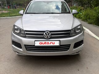 2011 Volkswagen Touareg II, серебристый, 1720000 рублей, вид 3