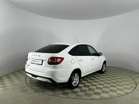 2024 Lada (ВАЗ) Granta I Рестайлинг, белый, 845000 рублей - вид 3
