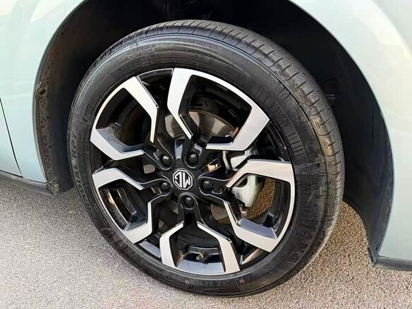 2025 MG 4 EV 42.8 kWh II, зелёный, 1675000 рублей - вид 17