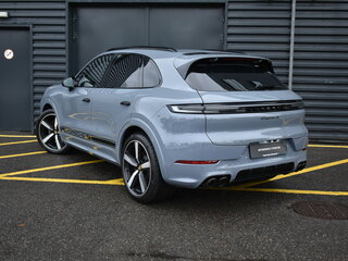 2023 Porsche Cayenne S III Рестайлинг, серый, 19490000 рублей, вид 3