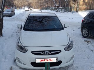2013 Hyundai Solaris I, белый, 670000 рублей, вид 1