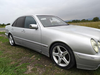 2001 Mercedes-Benz E-Класс 240 II (W210, S210) Рестайлинг, серебристый, 560000 рублей, вид 4