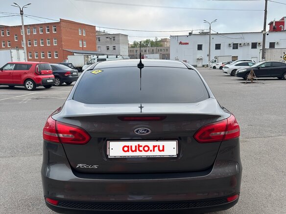 2017 Ford Focus III Рестайлинг, серый, 1300000 рублей - вид 4