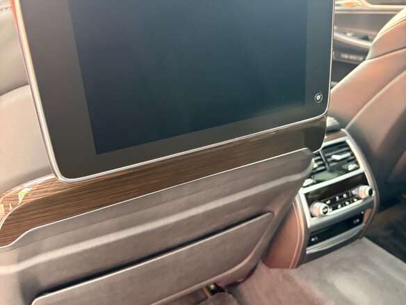 2017 BMW 7 серии Long 750Li xDrive VI (G11/G12), чёрный, 3800000 рублей - вид 15
