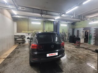 2013 Volkswagen Tiguan I Рестайлинг, чёрный, 1570000 рублей, вид 4