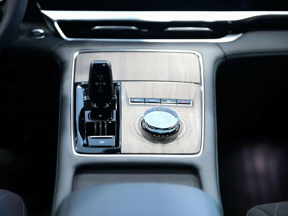 2026 Geely Monjaro, зелёный - вид 15