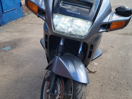 1992 Honda ST 1100, серебристый, 300000 рублей, вид 1