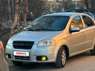 2011 Chevrolet Aveo I Рестайлинг, серебристый, 300000 рублей, вид 2