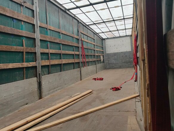 2018 Schmitz Cargobull SPR, зелёный, 750000 рублей - вид 3