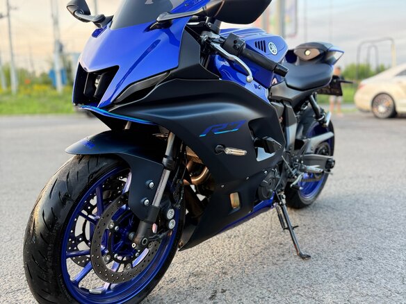 2022 Yamaha YZF-R7, синий, 920000 рублей - вид 7