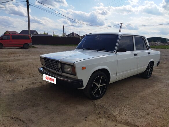 2010 Lada (ВАЗ) 2107, белый, 400000 рублей