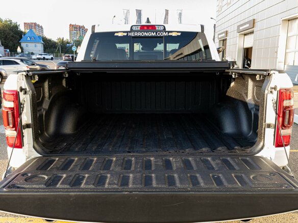 2022 Ram 1500 Crew Cab V, белый, 7950000 рублей - вид 25