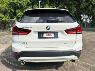 2021 BMW X1 18i sDrive II (F48) Рестайлинг, белый, 2471000 рублей, вид 3