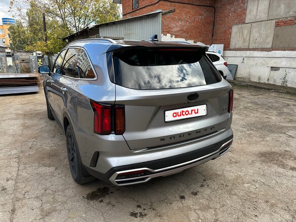 2021 Kia Sorento IV, серый - вид 2
