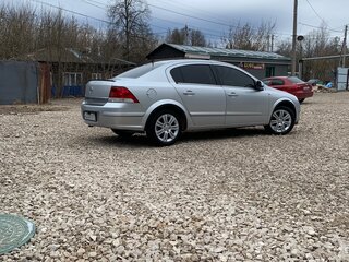 2011 Opel Astra H Рестайлинг, серебристый, 550000 рублей, вид 3