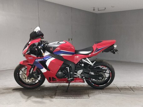 2022 Honda CBR 600RR, красный, 1094000 рублей, вид 2
