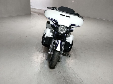 2016 Harley-Davidson CVO Street Glide, белый, 1450000 рублей, вид 3