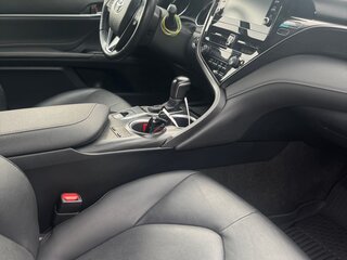 2021 Toyota Camry VIII (XV70) Рестайлинг, чёрный, 3400000 рублей, вид 5