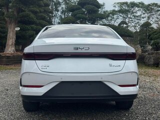 2026 BYD Qin Plus DM-i 128 KM I Рестайлинг, белый, 2950000 рублей, вид 3