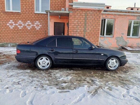 1997 Mercedes-Benz E-Класс 320 II (W210, S210), синий, 650000 рублей - вид 11