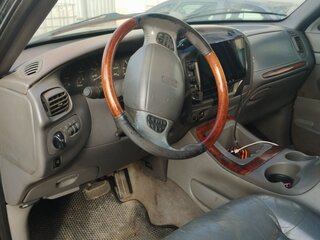 1998 Lincoln Navigator I, чёрный, 700000 рублей, вид 4