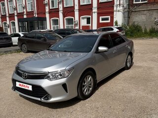 2015 Toyota Camry VII (XV50) Рестайлинг, серебристый, 1599000 рублей, вид 1