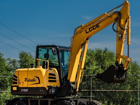 2025 LGCE E765F, жёлтый, 5050000 рублей, вид 4
