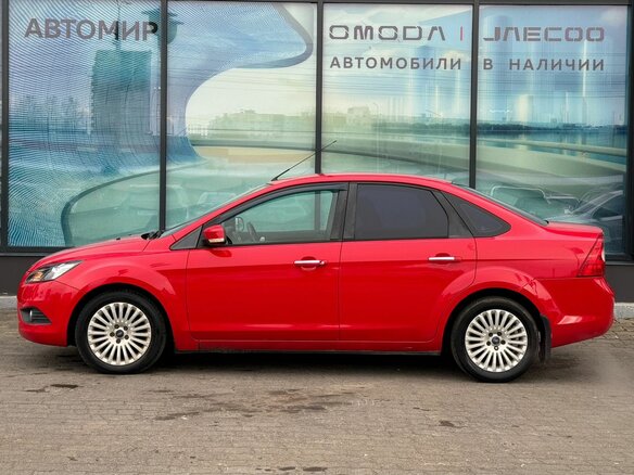 2010 Ford Focus II Рестайлинг, красный, 460000 рублей - вид 7