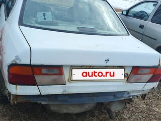 1990 Nissan Primera I (P10), белый, 60000 рублей, вид 2
