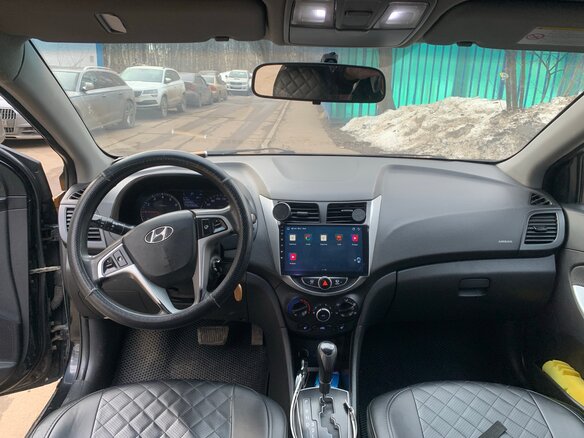 2014 Hyundai Solaris I, чёрный, 400000 рублей - вид 6