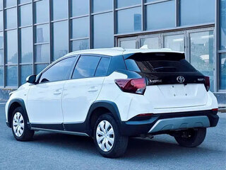 2022 Toyota Yaris L XP150 Рестайлинг, белый, 1050666 рублей, вид 4