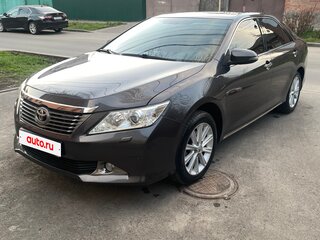 2013 Toyota Camry VII (XV50), серый, 1750000 рублей, вид 3