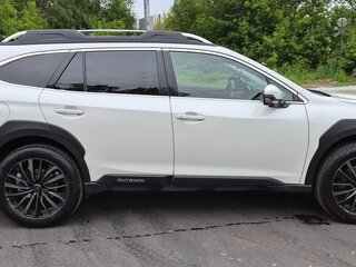 2022 Subaru Outback VI Рестайлинг, белый, 4700000 рублей, вид 4