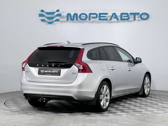 2016 Volvo V60 I Рестайлинг, серебристый - вид 4