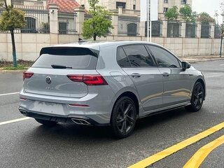 2021 Volkswagen Golf VIII, серый, 1878000 рублей, вид 5