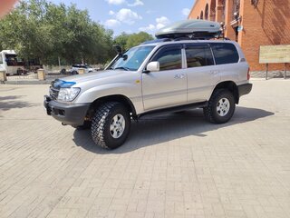2003 Toyota Land Cruiser 105 100 Series Рестайлинг 1, серебристый, 2400000 рублей, вид 5