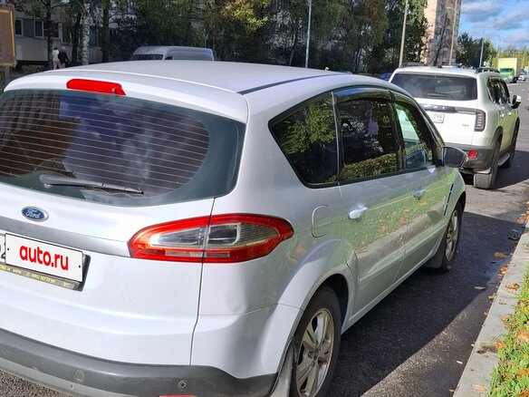 2011 Ford S-MAX I Рестайлинг, белый, 1300000 рублей - вид 3