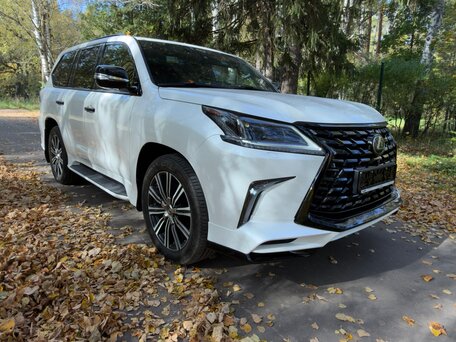 2021 Lexus LX 570 III Рестайлинг 2, белый, 7500000 рублей, вид 4