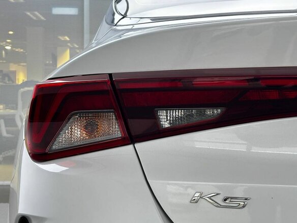 2020 Kia K5 III, белый, 2390000 рублей - вид 9