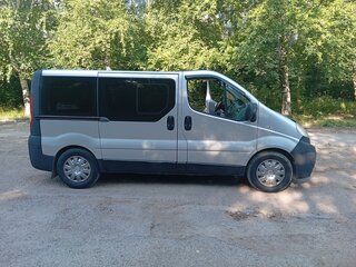 2011 Renault Trafic II Рестайлинг, серебристый, 950000 рублей, вид 4