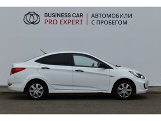 2012 Hyundai Solaris I, белый, 700000 рублей, вид 4