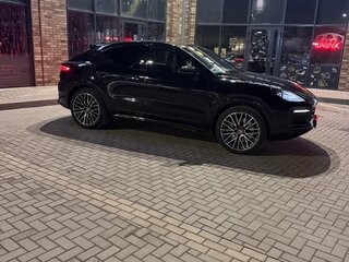 2023 Porsche Cayenne Coupé III, чёрный, 11500000 рублей, вид 3