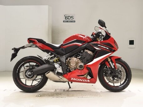 2021 Honda CBR 650R, красный, 739000 рублей, вид 2