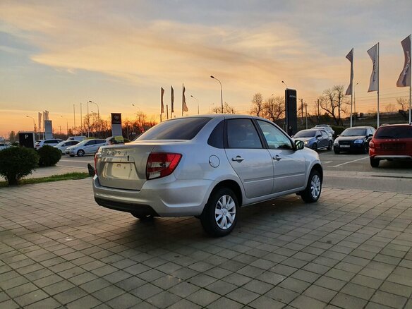 2026 Lada (ВАЗ) Granta I Рестайлинг, серебристый, 1121000 рублей - вид 6
