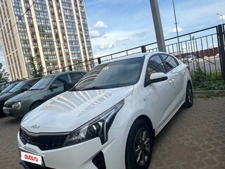 2022 Kia Rio IV Рестайлинг, белый, 1650000 рублей, вид 1