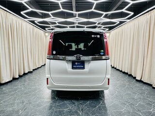 2019 Toyota Noah III (R80) Рестайлинг, белый, 2199999 рублей, вид 5