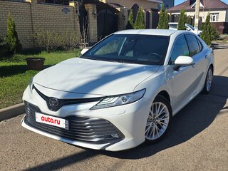2019 Toyota Camry VIII (XV70), белый, 2890000 рублей, вид 1
