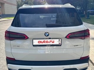 2019 BMW X5 40i IV (G05/G18), белый, 5450000 рублей, вид 4