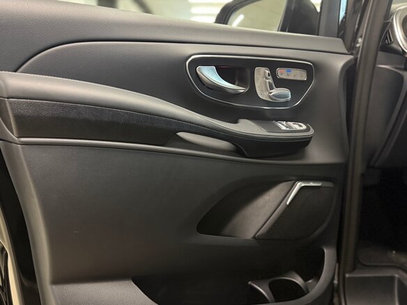 2026 Mercedes-Benz V-Класс Long 300 d длинный III (W447) Рестайлинг 2, чёрный, 17000000 рублей - вид 16