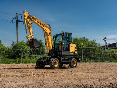 2025 LGCE E765F, жёлтый, 5050000 рублей, вид 3